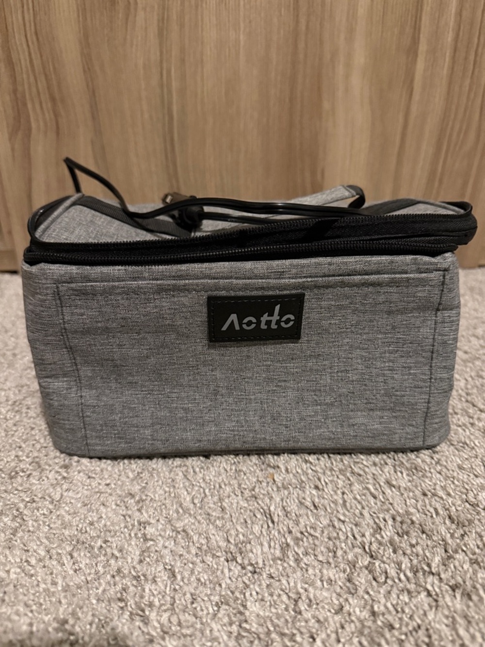 Heat electric lunch bag.